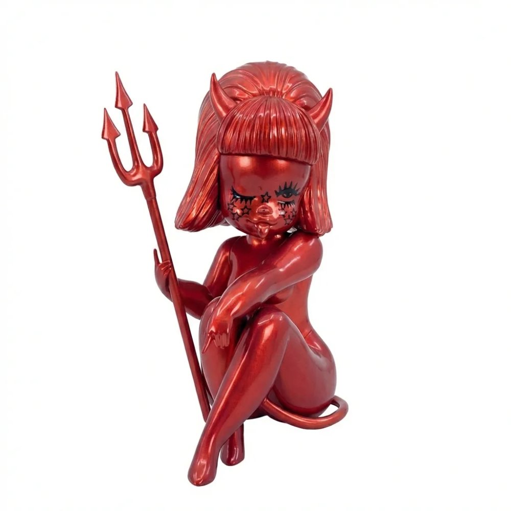 ФИГУРА VALFRE LUCY METALLIC RED EDITION VINYL 15 CM